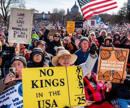 احتجاجات مليونية تاريخية تجتاح الولايات المتحدة تنديداً بسياسات ترامب “الاستبدادية” وحرب الشرق الأوسط