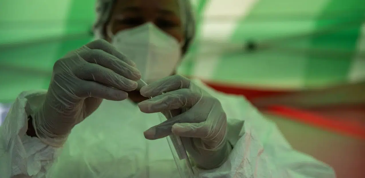 علماء روس يطورون مادة مضافة للبلاستيك تحد من الاشتعال وتضاعف مقاومة اللهب