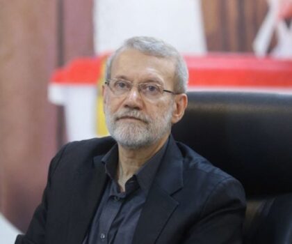 تضارب بشأن مصير علي لاريجاني بعد إعلان إسرائيلي باغتياله ومكتبه ينفي