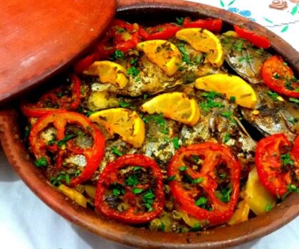 سيمفونية المذاق البحري: “الحوت بالشرمولة” المغربي ضمن قائمة ألذ أطباق السمك عالمياً