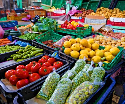 تجار يشتكون من “إقتطاعات مرتفعة” على الأداء الإلكتروني و يطالبون بتخفيض الكلفة