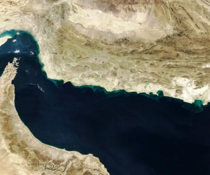 مضيق هرمز على صفيح ساخن..إغلاق الممر النفطي يشعل مخاوف أزمة طاقة عالمية و المغرب يتحرك دوليا