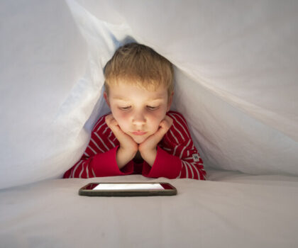 فيديوهات أطفال مولدة بالذكاء الاصطناعي تغزو يوتيوب والخوارزمية تدفع بها إلى الواجهة