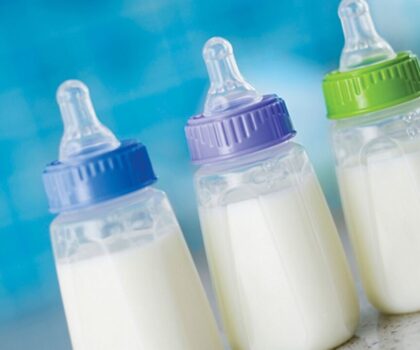 أونسا يطلق تحذيرا عاجلا ويسحب دفعات من حليب الأطفال بسبب خطر بكتيري