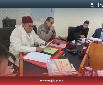 محكمة ابن أحمد تجمع الفاعلين في مائدة مستديرة لمواجهة نزيف الطرقات وتكريس السلامة الطرقية