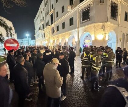 تفريق وقفة بتطوان وتوقيف محتجين وسط استمرار منع وقفات التضامن مع إيران