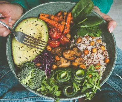 دراسة من ستانفورد نظام نباتي لثمانية أسابيع قد يبطئ الشيخوخة البيولوجية ويساعد على فقدان الوزن