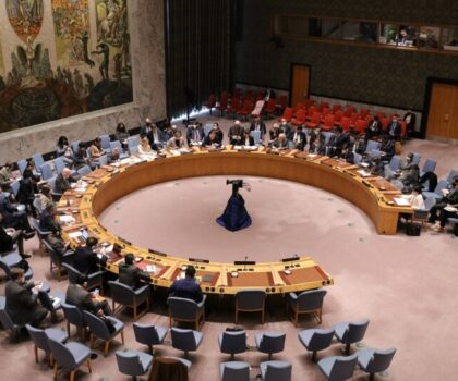 قرار مجلس الأمن 2797 يعزز أولوية الحل السياسي الواقعي ويدعم مبادرة الحكم الذاتي في ملف الصحراء المغربية