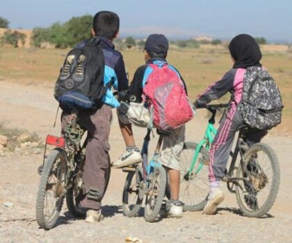 فاطمة التامني تهاجم الساعة الإضافية وتعتبرها كارثة على أطفال القرى