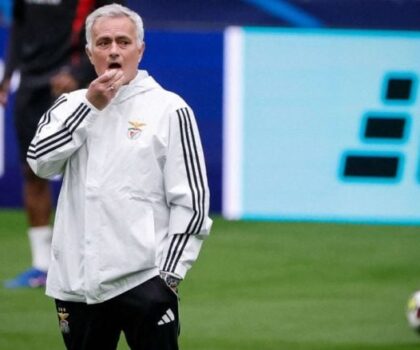 تقارير تربط مورينيو بتدريب المنتخب المغربي والجامعة تلتزم الصمت