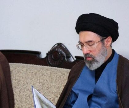 مجتبى خامنئي يتوعد إسرائيل بعد مقتل علي لاريجاني: القتلة سيدفعون الثمن