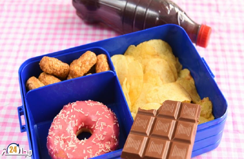 7 أطعمة شائعة تستنزف طاقتك وتزيد الشعور بالتعب خلال اليوم