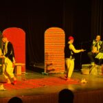 ليلة مسرحية مميزة بابن أحمد.. “سميميع الندى” يعيد سحر الحكاية الشعبية إلى الخشبة