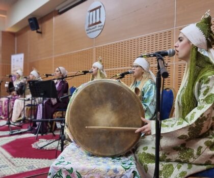 حضور استثنائي ولقاء شعري إعلامي في ضيافة بيت الصحافة ودار الشعر بتطوان