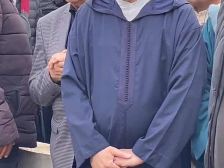 سطات :العامل مولاي حبوها يحضر جنازة العامل بنذهيبة عبد الله