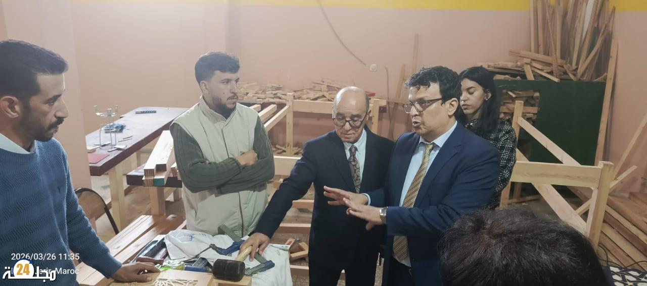 عامل إقليم الرحامنة يتفقد مشاريع دعم الصناعة التقليدية وتأهيل الشباب بابن جرير