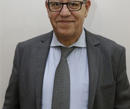 رخصة بناء بتصميمين مختلفين وتوقيع واحد باسم نور الدين الأزرق