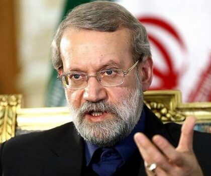 لاريجاني يتوعد بضربات غير مسبوقة ضد أمريكا وإسرائيل وسط تصعيد عسكري واسع