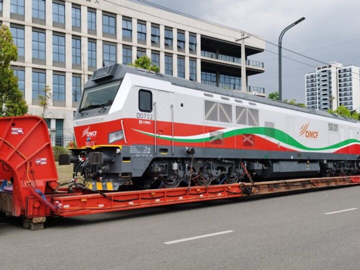 المكتب الوطني للسكك الحديدية يشحن قاطرات صينية متطورة لتحديث أسطوله على الخطوط غير المكهربة