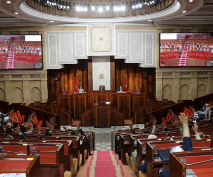 مجلس النواب يصادق على قانون مهنة العدول وسط انتقادات حادة لغياب مقاربة إصلاحية شاملة