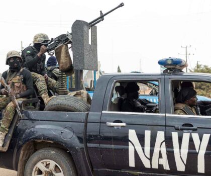 مقتل 22 شخصا واختطاف العشرات في هجمات مسلحة متفرقة بنيجيريا