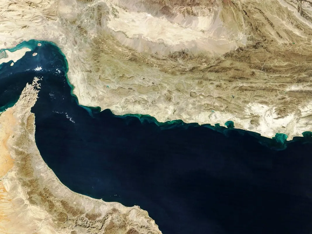 مفاوضات إسلام آباد تنهار : واشنطن تقدم “عرضها الأخير” و طهران تربط الحل بملف هرمز
