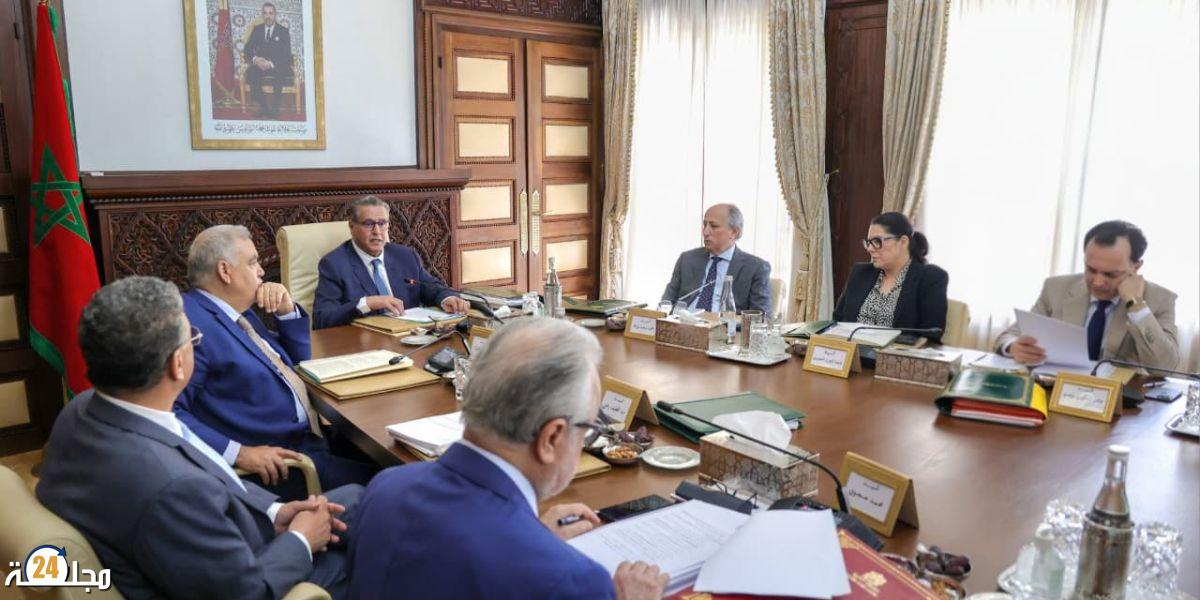 الحكومة تصادق على مرسومين لتمويل الحملات الإنتخابية للأحزاب