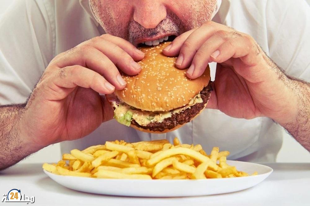 خبير طبي يحذر من خطورة الوجبات الخفيفة السريعة ودورها في اختلال نظام الشبع وتراكم الدهون