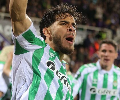 تألق عبد الصمد الزلزولي مع ريال بيتيس يدفع برشلونة للتفكير في استعادته