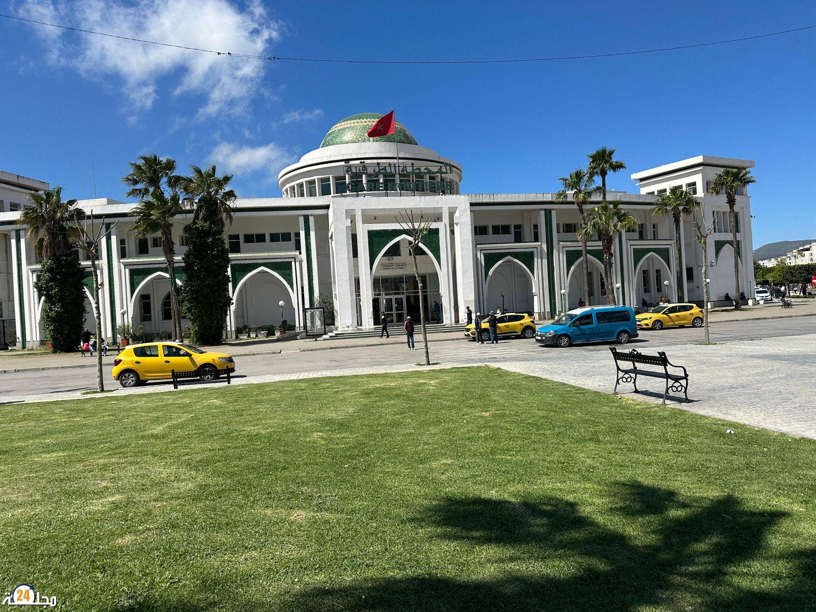 “الكورتي” يفرضون قانونهم داخل محطة تطوان… دعوات لتدخل عاجل للسلطات