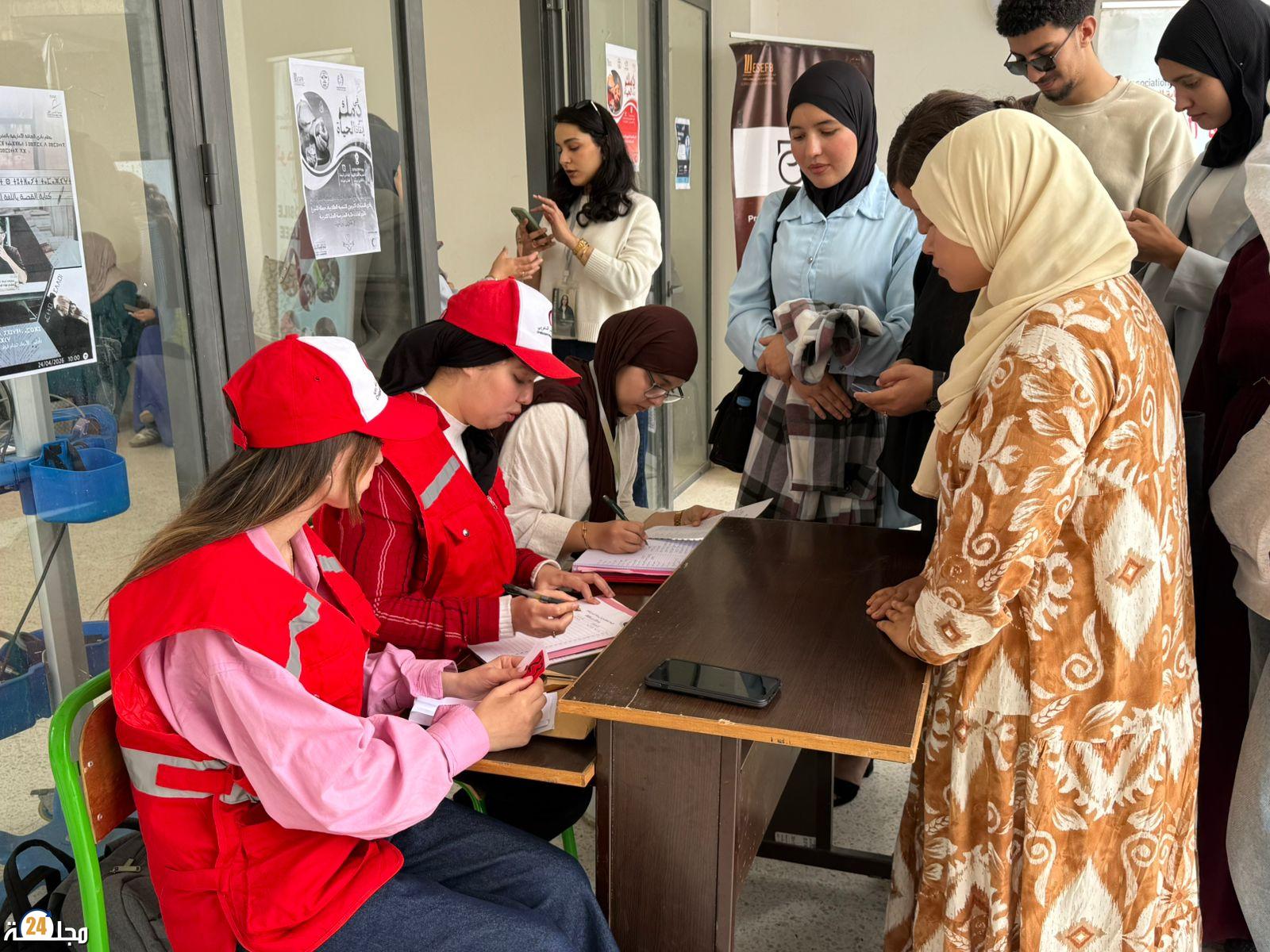 حملة التبرع بالدم ببرشيد تعرف إقبالاً كبيراً من طرف طلبة المدرسة العليا للتربية والتكوين