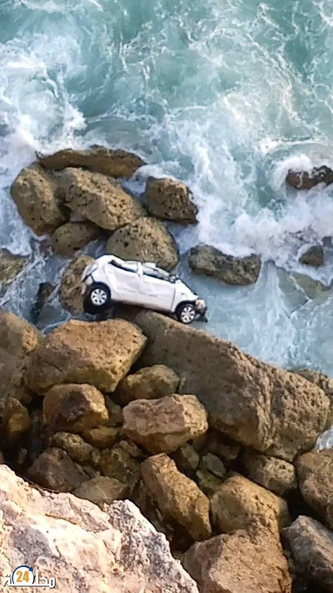 معطيات جديدة…الابنة كانت تقود السيارة في نزهة عائلية انتهت بسقوط من الأعلى بالجرف الأصفر 
