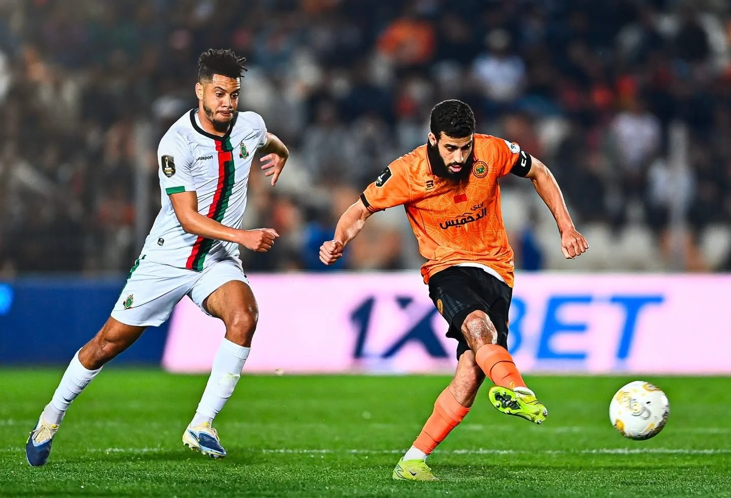 قمة مشتعلة في الرباط : جلال جيد يقود موقعة الجيش الملكي و نهضة بركان الحاسمة !