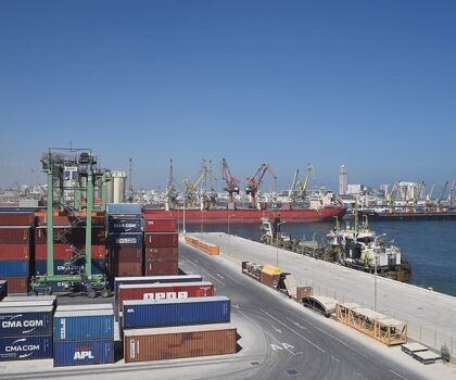 تطوير ميناء الدار البيضاء لاستقبال سفن ضخمة وتعزيز التنافسية