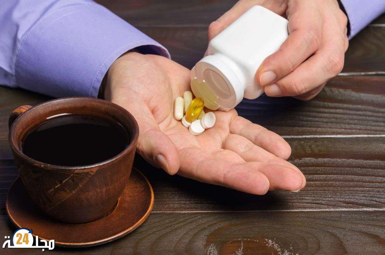 تحذيرات طبية من خلط القهوة بالمكملات الغذائية لتأثيرها السلبي على امتصاص الفيتامينات والمعادن