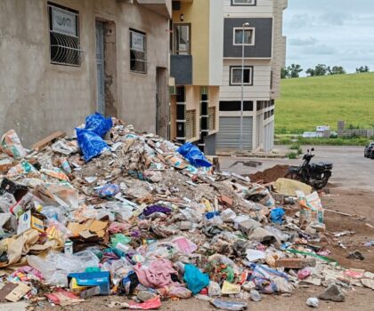 سطات: مفتاح الخير… حين يتحوّل الحي إلى مطرحٍ مفتوح وتغيب “مفاتيح” المسؤولية