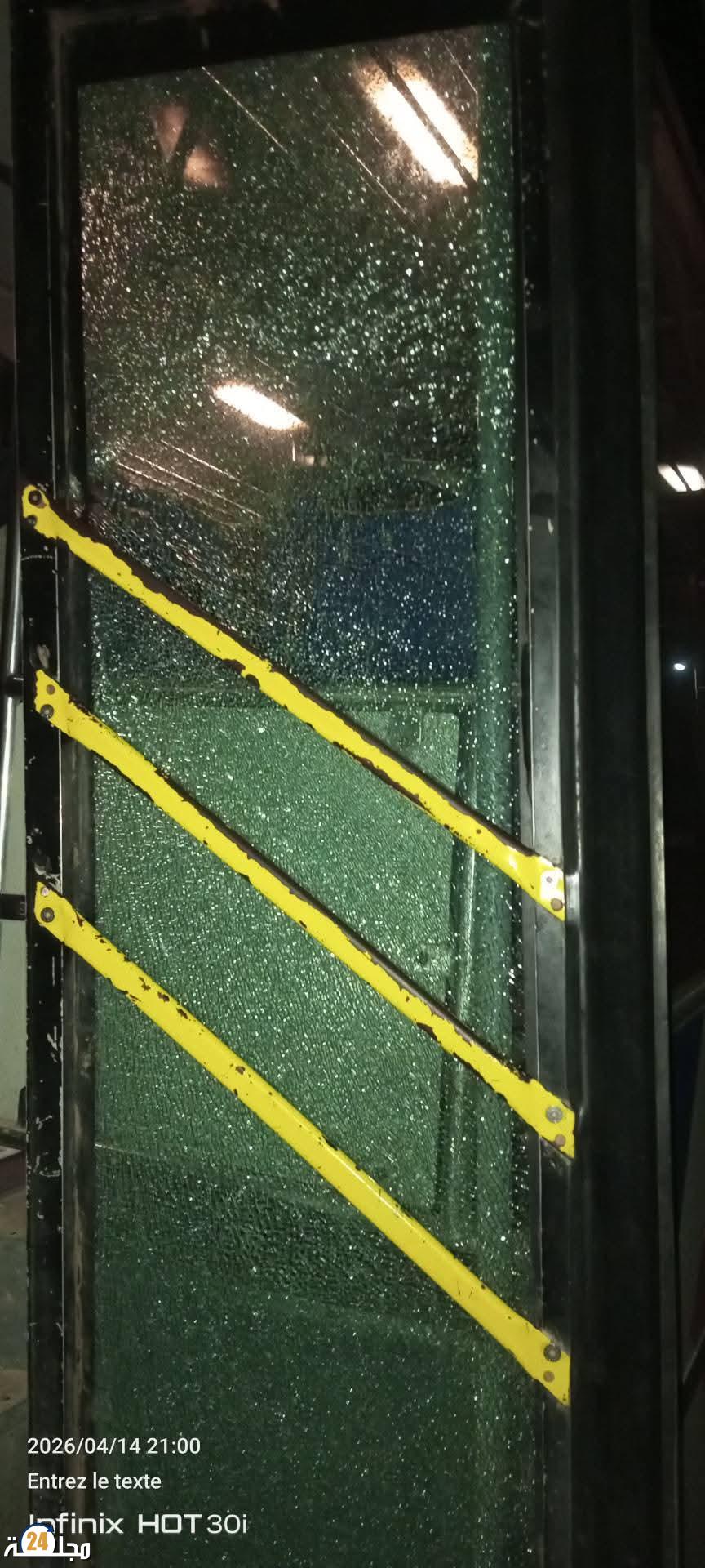 فوضى يومية بدرايد.. “حرب الحجارة” تستهدف حافلات النقل العمومي بسيدي بيبي وتزرع الرعب في صفوف الركاب