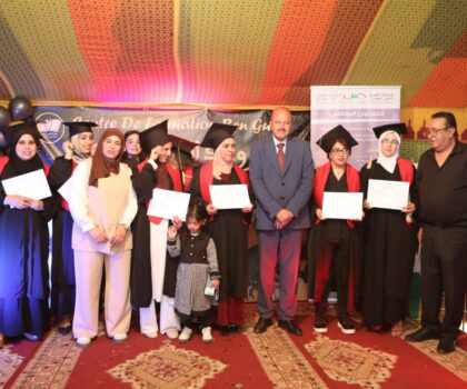 توزيع الدبلومات على خريجي مركز التكوين بابن جرير خلال حفل التخرج لسنة 2025.