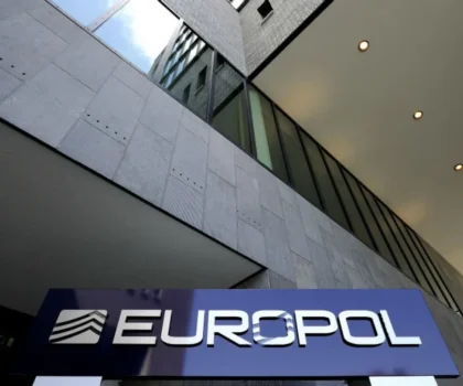 تفكيك شبكة دولية لتهريب المهاجرين…و توقيف 19 شخصا بأوروبا