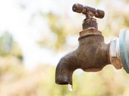 عطشٌ متكرر… ومعاناةٌ صامتة بدوار الزمامرة