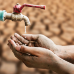 حرب الماء في البرلمان : أخنوش يفتح النار على حكومات عقد كامل و يكشف إقتراب العطش من الرباط و الدار البيضاء