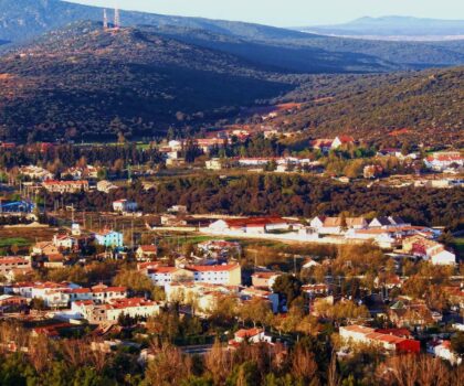 إيموزار كندر تحتفي بالسينما…مهرجان الأطلس الدولي للفيلم يجمع الفن و السياحة