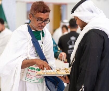 السعودية تعلن بدء توافد الحجاج وسط استعدادات مكثفة لتسهيل رحلتهم