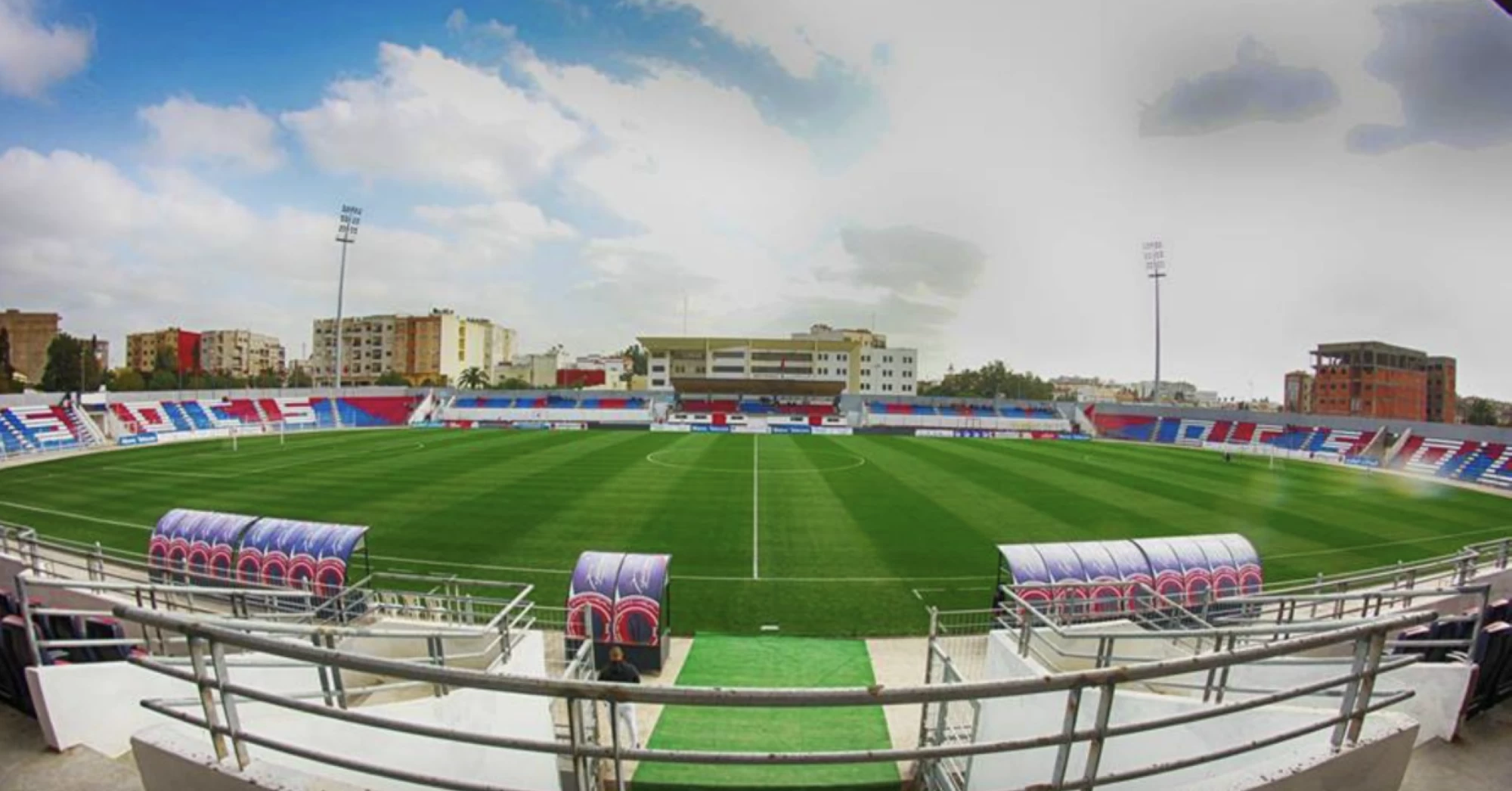 آسفي على صفيح ساخن..مواجهة حاسمة و جماهير جزائرية تحج بقوة