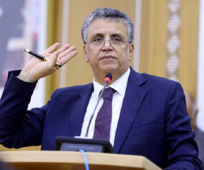 انتقادات لاذعة لوزير العدل بسبب هجومه المتكرر على المحكمة الدستورية واستعماله لخطاب شعبوي