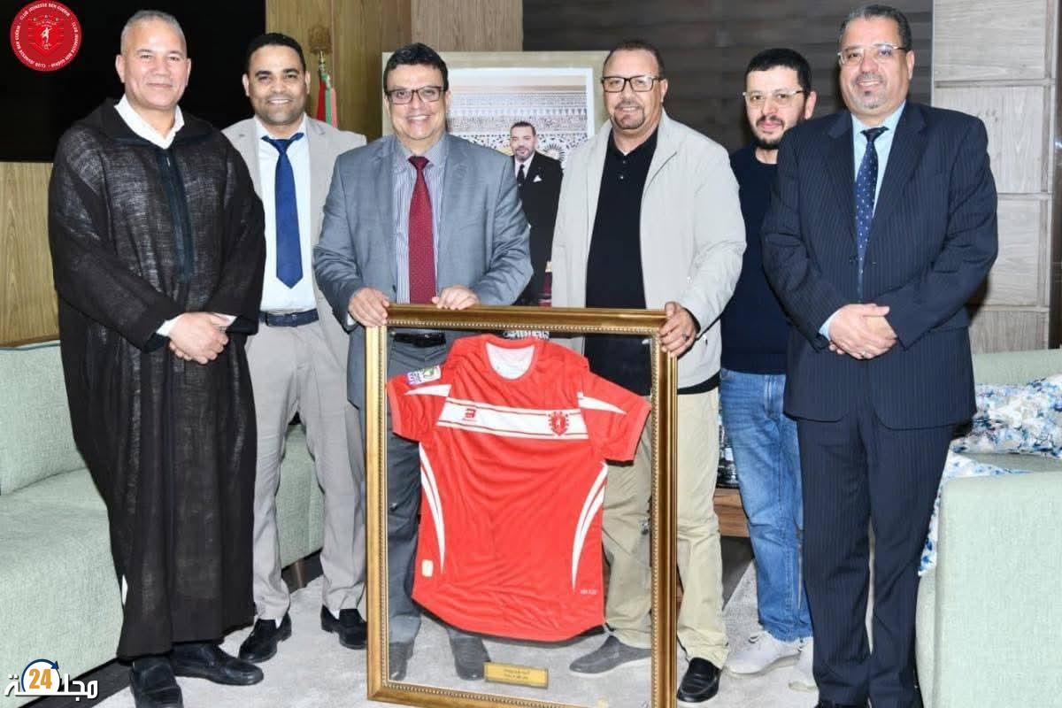 عامل إقليم الرحامنة يجدد دعمه لشباب ابن جرير ويشيد بدور النادي في تنمية الرياضة المحلية
