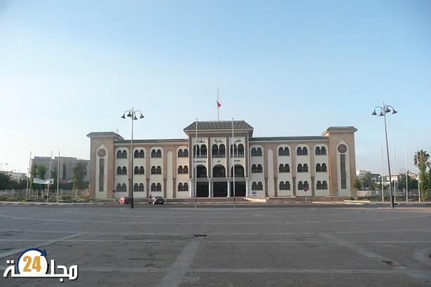 صمت داخل جماعة سطات يثير الجدل.. مرصد حقوقي يلوّح باللجوء إلى محكمة جرائم الأموال