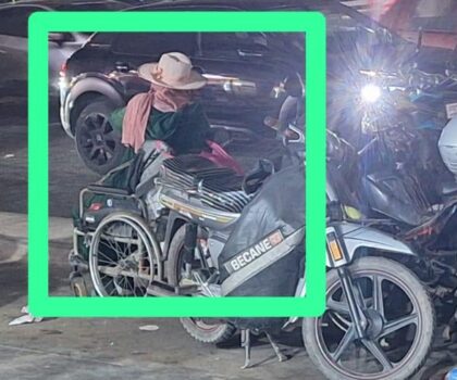 فضيحة بالجديدة.. سيدة تدعي حارسة للسيارات وتنتحل صفة معاقة وتفرض رسوما بالقوة وسط صمت مريب