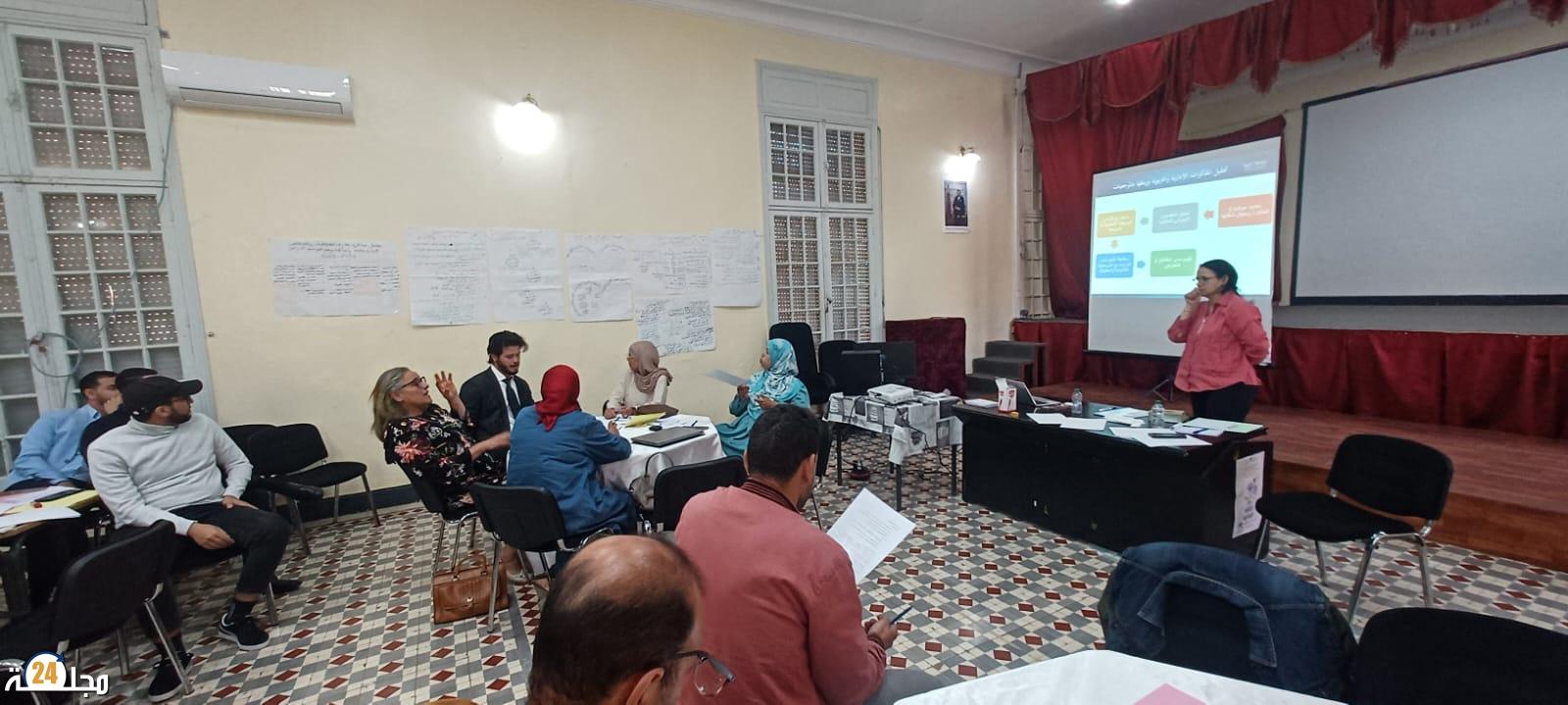 دورة تكوينية بخريبكة لتعزيز ثقافة حقوق الإنسان داخل المؤسسات التعليمية
