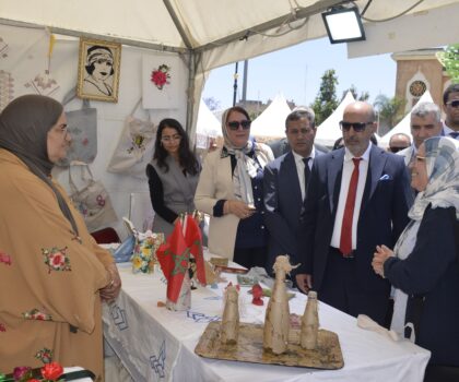 عمالة سطات : تكثيف الحملات بالاسواق ومولاي حبوها يتفقد ها بالسيارة وبطائرة الدرون
